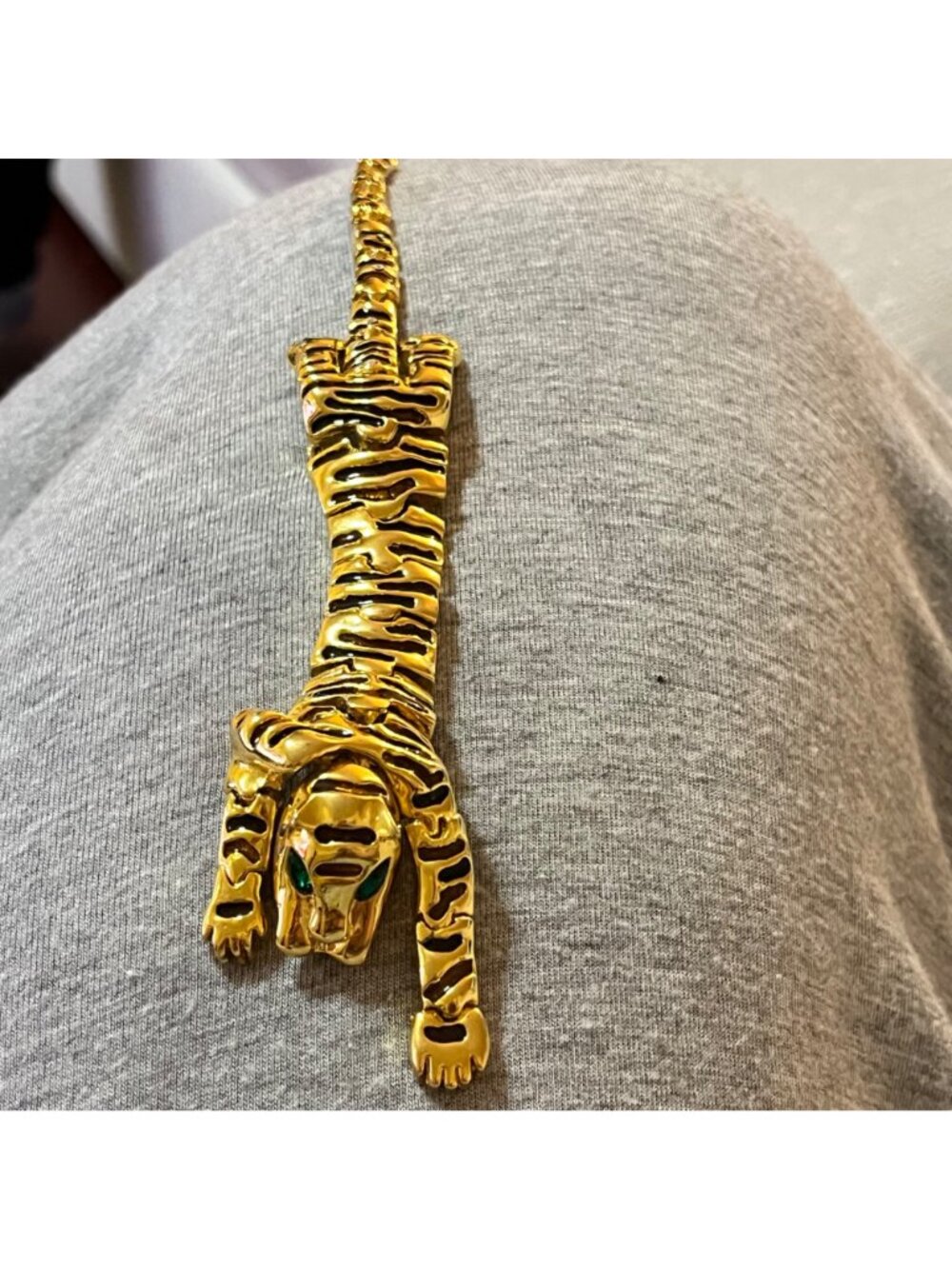 Vintage Articulated Tiger Brooch Gold Tone Rhinestone Eyes 8.75 Inches - Picture 5 of 13